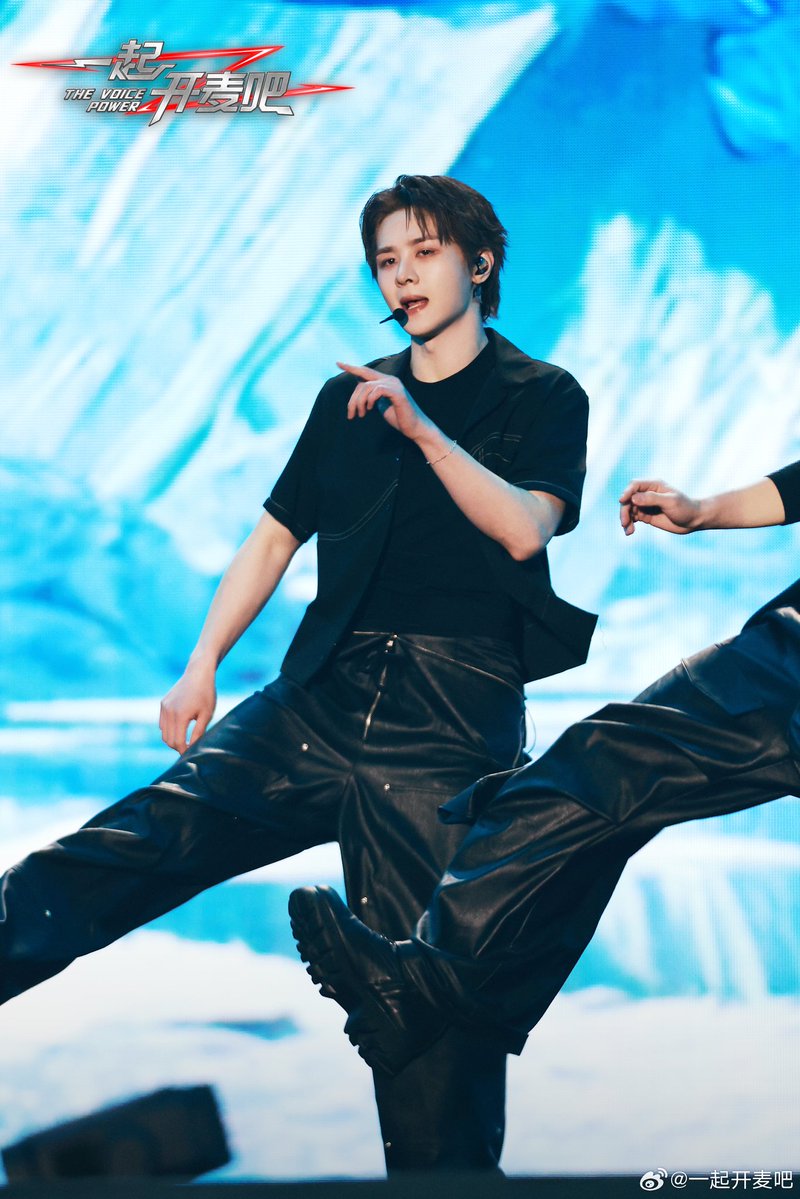 QKNSOLO's tweet image. [123025] The Voice Power Weibo update with #KUN

#KUN #QIANKUN #钱锟 #쿤
#WayV #威神V #NCT