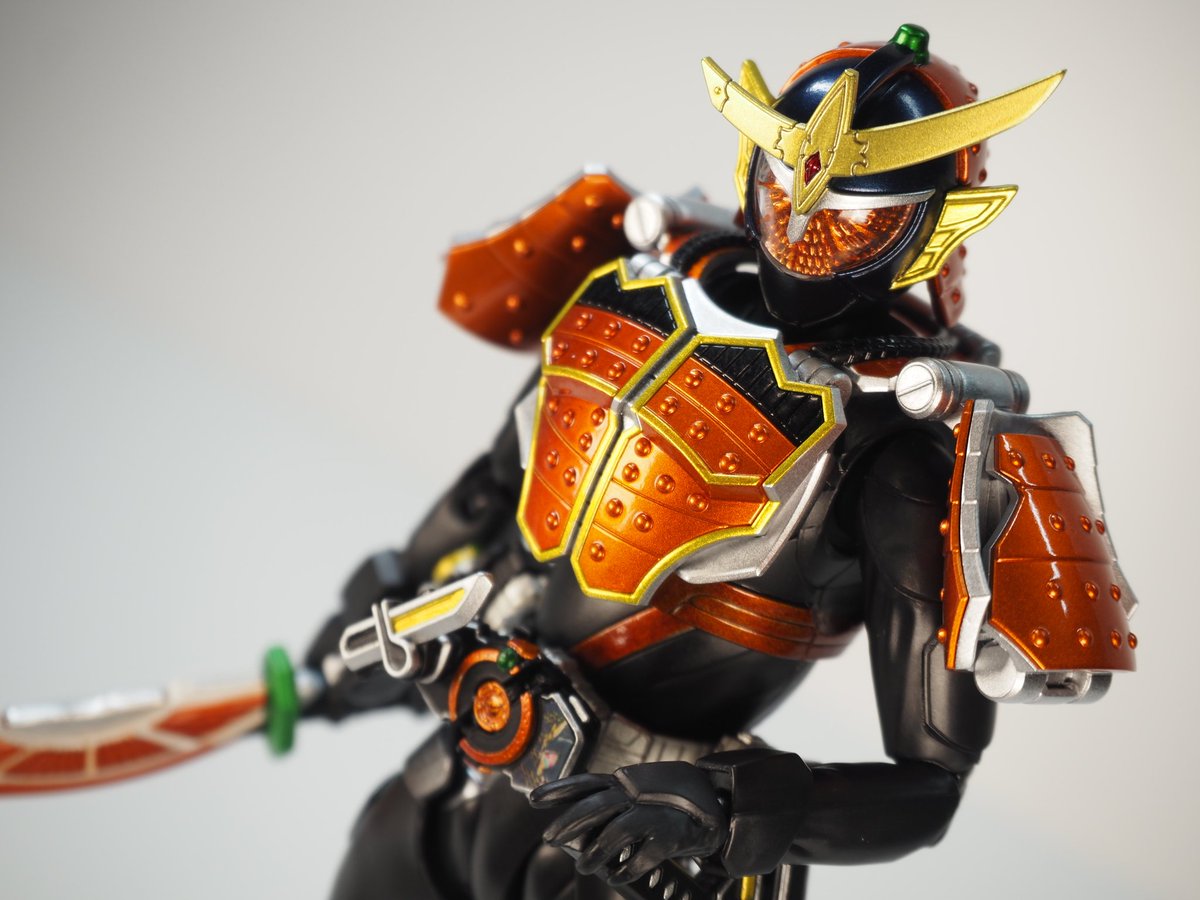 nagaimazin's tweet image. 頭部クラッシャーはエントリーのパーツを移植
リバイ&amp;amp;バイスが変身した時同様にデザインを落とし込みました

#ニチアサフィギュア改造部 
#造って遊ぼ
#変身ベルト改造部
#変身アイテム改造部
#レイズバックル改造部