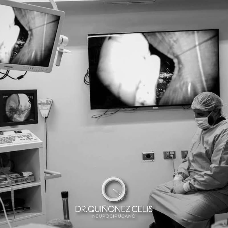 Por un lado, la tecnología y en el otro, el centro de todo, inició y objetivo final: los humanos. En Neurocirugia atenderé al 1% de la población, me encanta hacerlo, y estoy dispuesto ha hacerlo. Pero bien se, que la Diabetes, Hipertensión Arterial, Enfermedades Respiratorias,