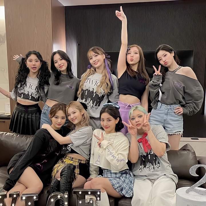 JrchCrcr's tweet photo. 10/20/2025

Happy 10th anniversary TWICE!!! 🥳🥳🥳
#TWICE_10th_Anniversary https://t.co/KONz3Bi0pe