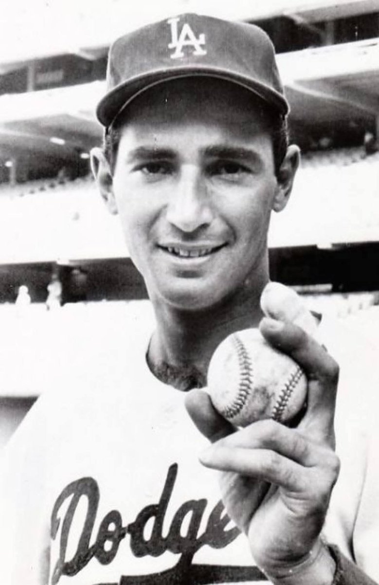 Otalia69's tweet image. #HappyBirthday #SandyKoufax #90thbirthday #December30th 🥳 #BrooklynDodgers #LosAngelesDodgers #MLB #Dodgers #pitcher #southpaw #retirednumber32 #BaseballHallOfFame 💙 #SpringTraining is only 41 days away...⚾️