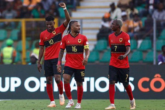 _PalancasNegras's tweet image. 🚨FIN DE CARRIÈRE INTERNATIONALE POUR CAPITÃO 𝗔𝗟𝗙𝗥𝗘𝗗𝗢 « 𝗙𝗥𝗘𝗗𝗬 » 𝗞𝗨𝗟𝗘𝗠𝗕𝗘 𝗥𝗜𝗕𝗘𝗜𝗥𝗢 (2014-2025). 💔

Notre légende quitte les Palancas Negras après 𝟲𝟵 𝗦𝗘́𝗟𝗘𝗖𝗧𝗜𝗢𝗡𝗦 &amp;amp; 2 trophées d'𝗛𝗢𝗠𝗠𝗘 𝗗𝗨 𝗠𝗔𝗧𝗖𝗛 consécutif à la CAN 2025. 🥇🥇…