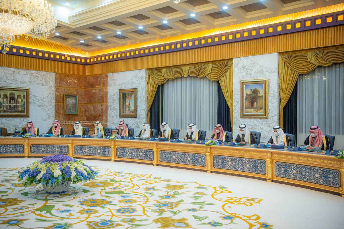 Bandaralgaloud's tweet image. سيدي #خادم_الحرمين_الشريفين يرأس جلسة #مجلس_الوزراء في الرياض.