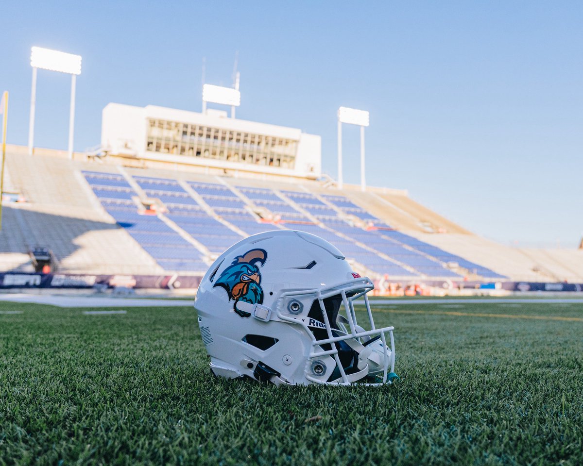 CoastalFootball's tweet photo. Chants 👌 https://t.co/LNB51DZmnt