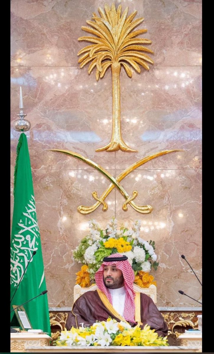 شاش راسي 🔥
خبر الطامع ورد العلم عنا 
      ساقته نفسه على الموت وعذابه 
دون حد المملكة منا ومنا 
      ياهلا بالموت دونه ياهلابه 
موتنا دون الوطن هذا فخرنا
         والله انا كلنافدوةترابه⚔️🇸🇦
#السعودية_العظمى 
#أمن_السعودية_خط_أحمر