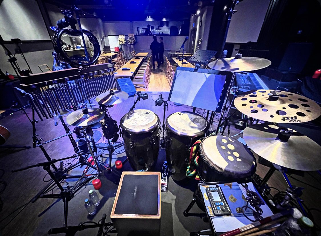 koichanman55's tweet photo. 本日、川上大輔さんワンマンサポート@BlueMoodにて今年のライブ納めでした！

大輔さんサポートも初でしたが、サポートのお二人も初めましてで年の瀬にとても新鮮な現場でした☺️
皆様素晴らしい✨
楽しく納められました！！

ありがとうございました！

#川上大輔 https://t.co/nkvCVIlslI