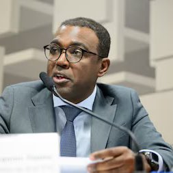 🚨🇧🇷CADA VEZ PIOR! Dono do Banco Master se reuniu com diretor do Banco Central no dia em que foi preso

Daniel Vorcaro teve reunião virtual com Ailton de Aquino, diretor de fiscalização do Banco Central, horas antes da prisão.