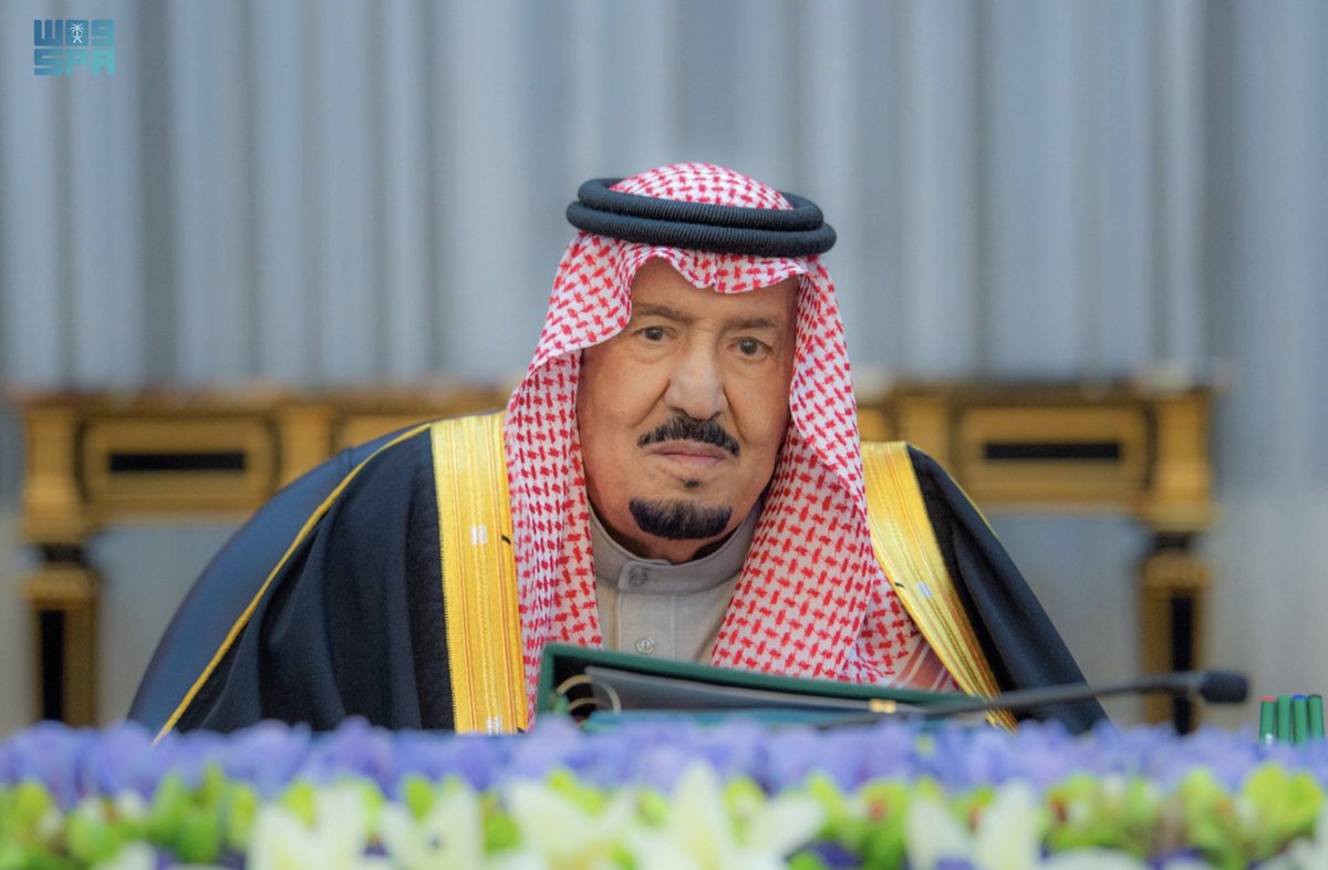 #تمرة💢|| صور:

خادم الحرمين الشريفين الملك سلمان "حفظه الله" في احدث ظهور قبل قليل من جلسة مجلس الوزراء🇸🇦❤️.