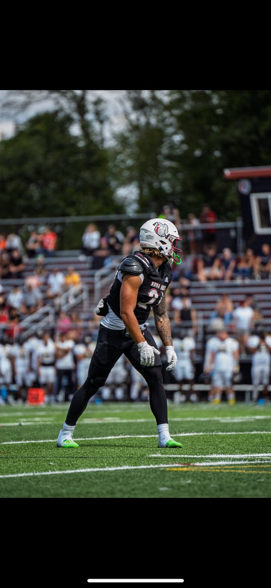 🚨 2 Years of Eligibility , looking to explore new opportunities and make an impact at my next school🚨The Tape never lies👀
🏈Wide Receiver 
📏6’0, 185 
💨100m-10.7
📚Honor roll/deans list student
🧑‍✈️ Team Captain
📍Norwalk, CT 
📎Film link- youtu.be/M38pc9H01zc?si…
🪪NCAA ID: