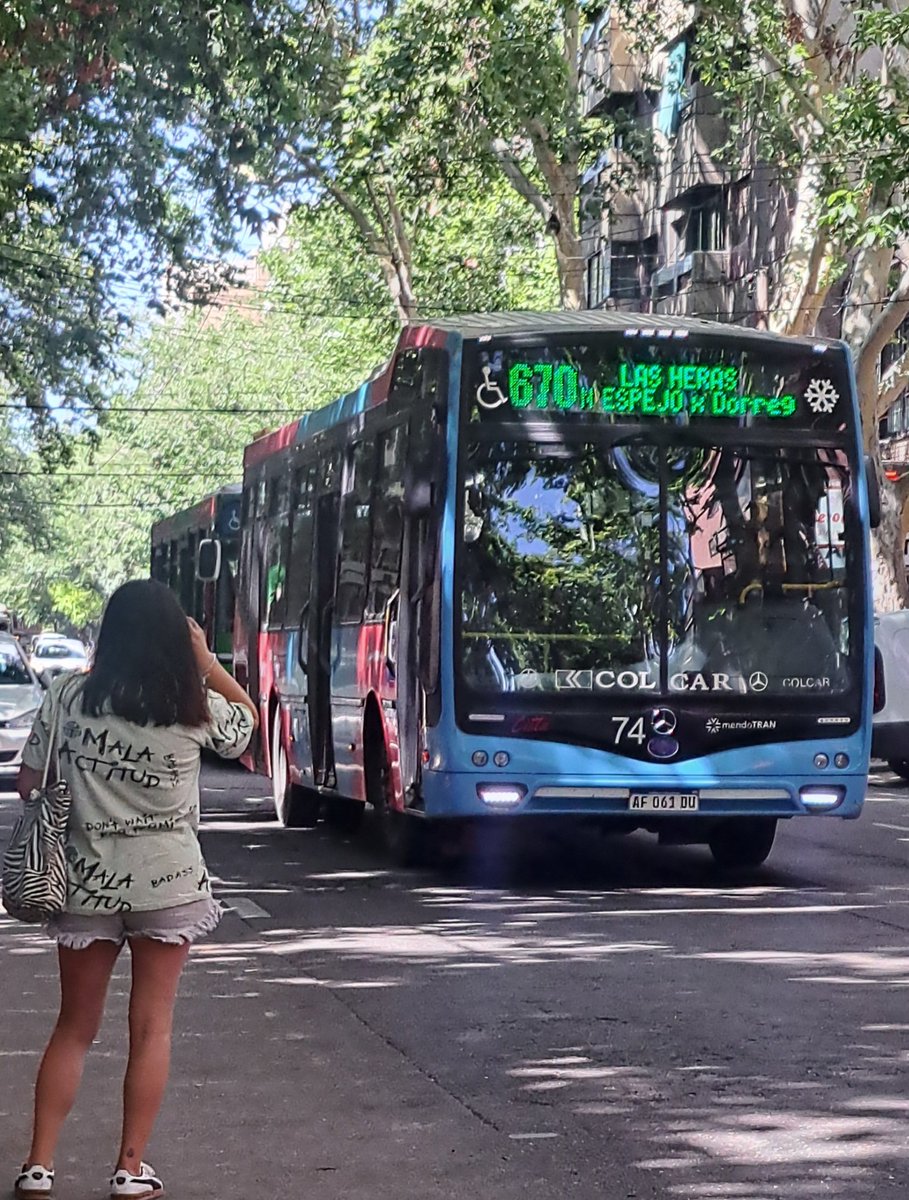 ⚠️ El miércoles 31/12 los colectivos en Mendoza circularán con horarios y frecuencias de día hábil hasta las 21:30 aprox.
🚍 El jueves 1 de enero de 2026 el servicio de transporte de pasajeros se brindará como un día feriado.