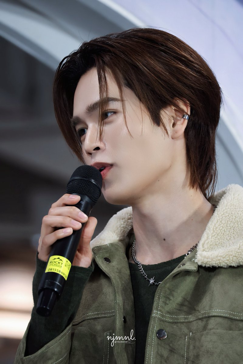 มาส่งการบ้านเหล่าม้าค suay คะแนนเต็ม 100 ผมว่าอย่างน้อยผมควรได้ 99 

NEWYEAR WITH JUNIORMARK

#JuniorMarkXLotussSiracha 
. ˚◞♡ ⃗  #markjrtn ⋅♡𓂃 @markjrtn ^ྀི૮ • ﻌ - ა