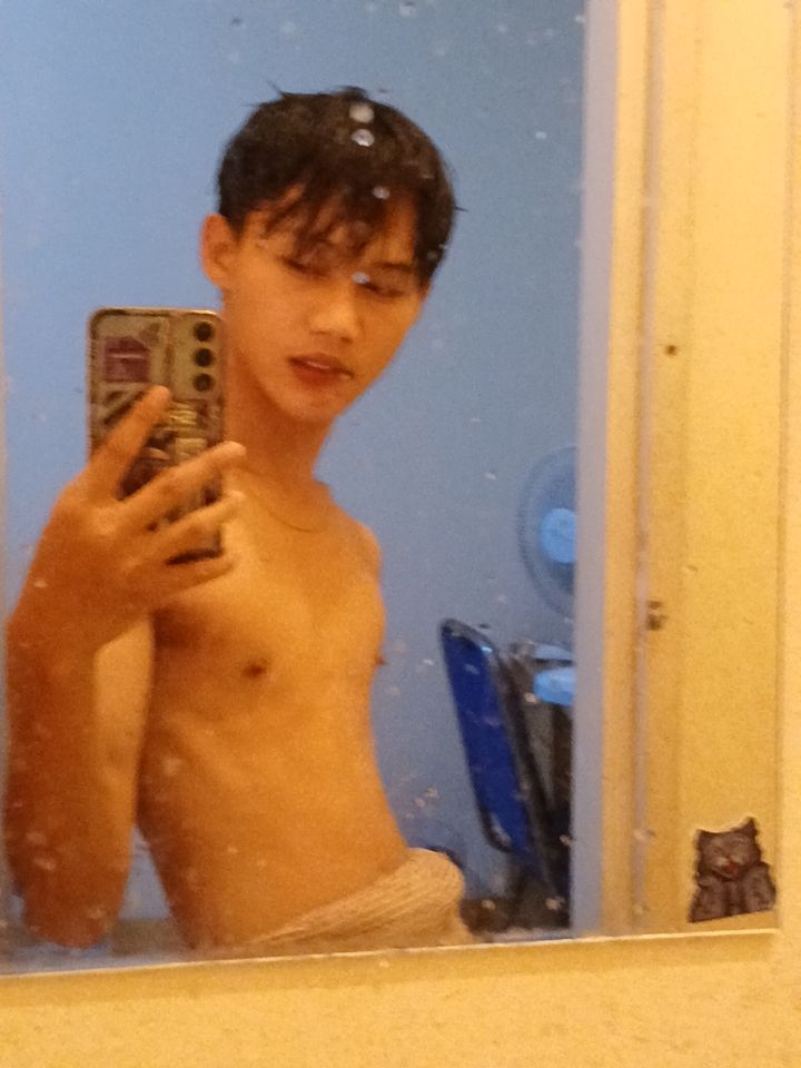 Damzqiee's tweet photo. aku dah mandi beb😗 https://t.co/kgJn7P5QVh