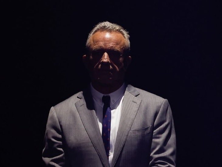 LeadingReport's tweet image. BREAKING: Secretary Robert F. Kennedy Jr.’s 2026 MAHA agenda released:

- Petroleum-based food dyes
- Define ultra processed foods
- Dietary guidelines
- Infant formula safety
- Front-of-pack labeling
- “Generally Recognized As Safe” reform for food ingredients
- Chemical review…