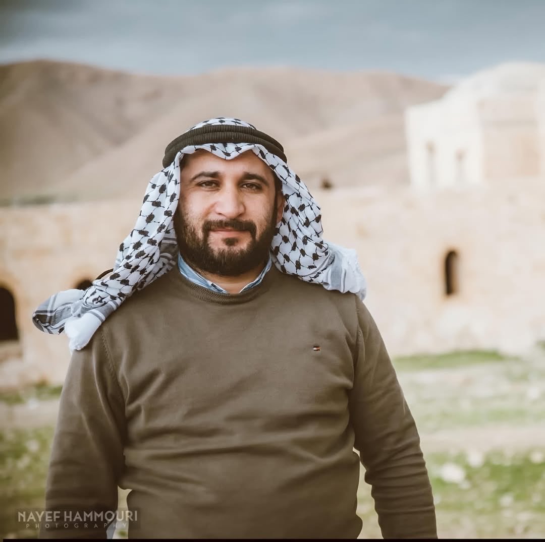 EyeonPalestine's tweet photo. حكواتي فلسطين
الذي روى حكايتها بشغفٍ ومحبة,
وجال في أرضها ليُوثّق قصص أهلها ومعاناتهم,
فكان قريبًا من قلوب كبارها وصغارها.

فلسطين تودّع ابنها حمزة العقرباوي بعد غرقه في مياه نهر النيل.
رحمه الله رحمةً واسعة، وأسكنه فسيح جناته. https://t.co/nlEwkRTKKJ