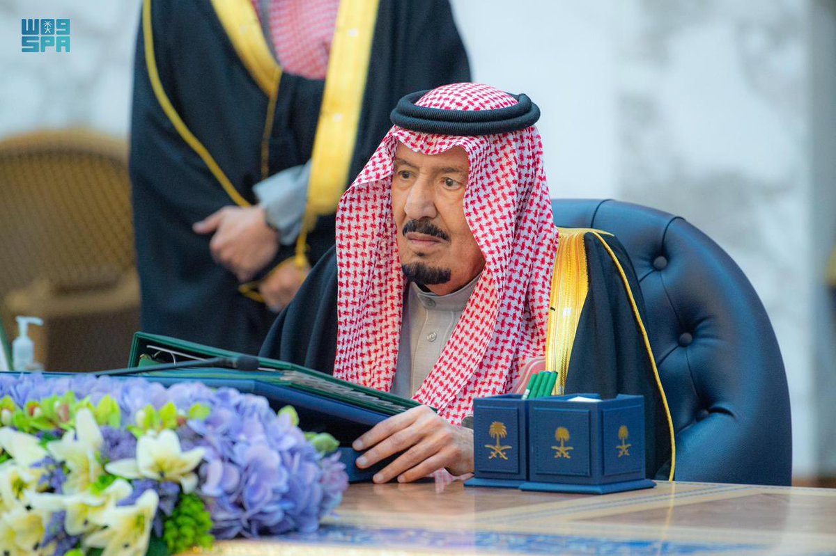 Nayef_tv's tweet photo. مجلس الوزراء السعودي برئاسة الملك سلمان بن عبدالعزيز : لن نتردد في أي إجراء لمواجهة مايمس أمننا الوطني والتصعيد غير المبرر لاينسجم مع وعود الإمارات ونأمل أن تُوقف الإمارات أي دعم عسكري أو مالي للانتقالي وندعم بشكل كامل رئيس مجلس القيادة اليمني وحكومته .. https://t.co/Pu0X0zyKh6
