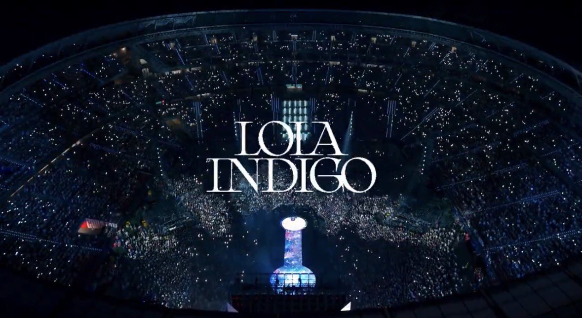 delaskuin's tweet photo. es fuerte como lola indigo reventó el metropolitano con 70 mil personas WOW https://t.co/ZgCYlsfu4I