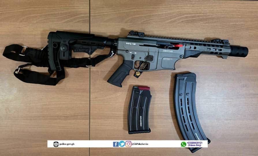 MPapanii's tweet photo. 🚨Just In: @GhPoliceService ARREST SUSPECT SEEN IN VIRAL VIDEO FOR UNLAWFUL POSSESSION AND DISCHARGE OF FIREARM; WEAPON RETRIEVED https://t.co/cJ4aaqro4M