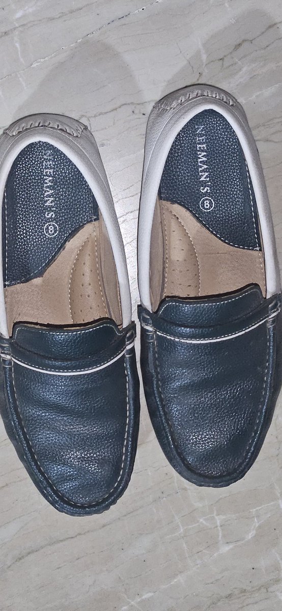 cruzerride's tweet photo. @Neemans190038 

Worst quality loafers.

Color Block Loafers : White-Green

These the worst quality shoes. The inner sole layer is torned in both the loafers after using them for just a couple of times since I brought them in Oct'25. https://t.co/xtNuTHCkXM