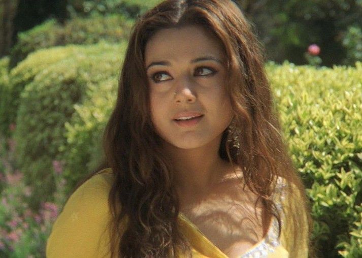 hajarkagalwa's tweet photo. no one did soft beauty like preity zinta as zara. timeless. https://t.co/OGuFckLgus