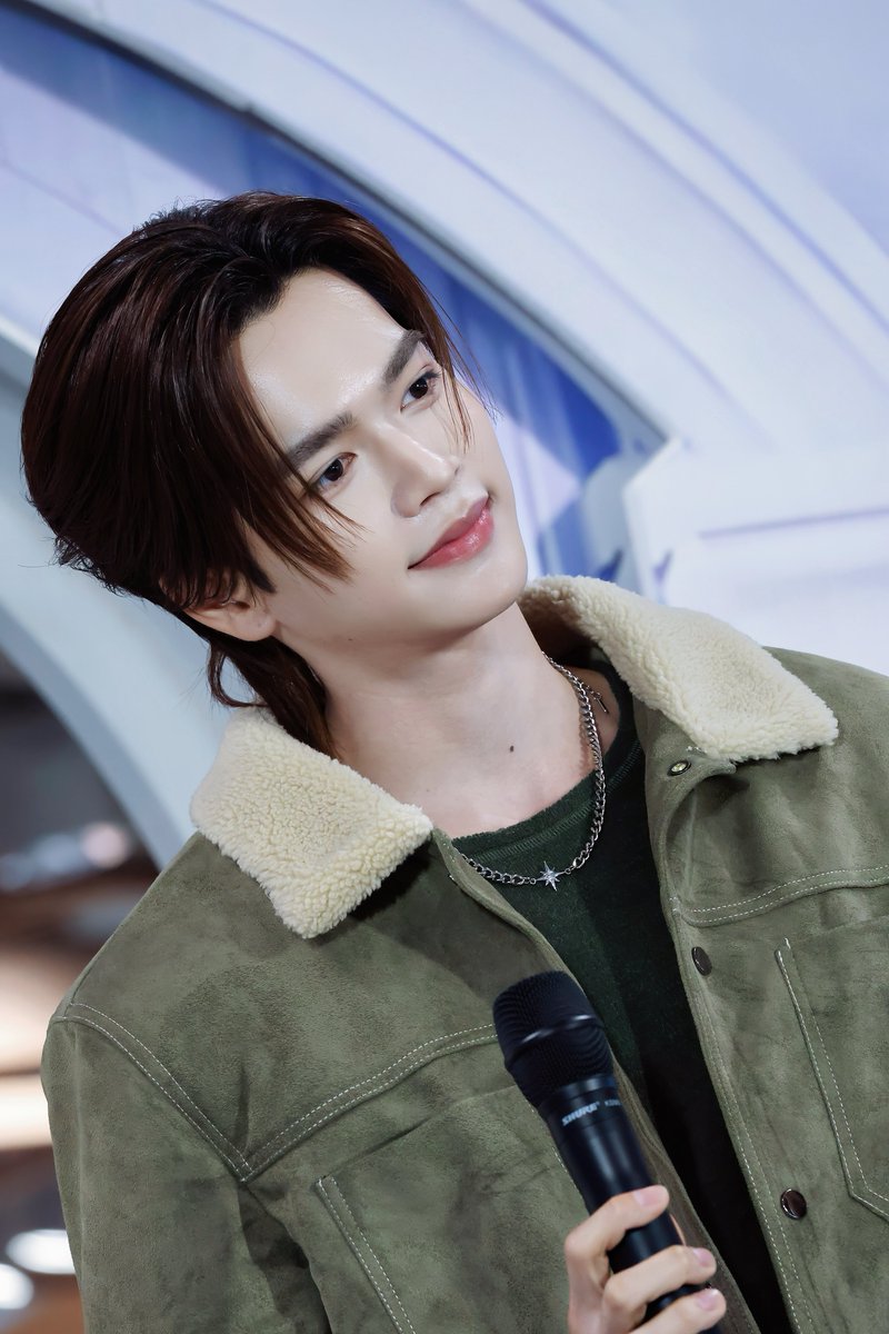 คนนี้ดุม้ายย              คนนี้ม่ายดุค้าบผม 🐱🤏🏻

NEWYEAR WITH JUNIORMARK

#JuniorMarkXLotussSiracha 
. ˚◞♡ ⃗  #markjrtn ⋅♡𓂃 @markjrtn ^ྀི૮ • ﻌ - ა