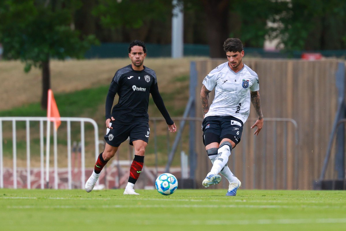 Club_Queretaro's tweet photo. ¡Termina la primera parte! 

🐓 2-0 🐎 | 30’ 

⚽️: Alí Ávila y Maicol Carcelén.

#ResetAzulyNegro https://t.co/5DavGCTWyN