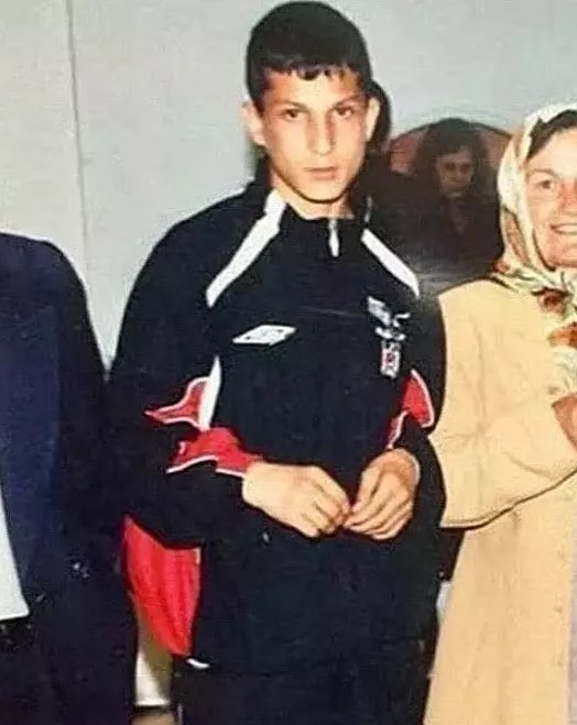 yasarJK tweet media