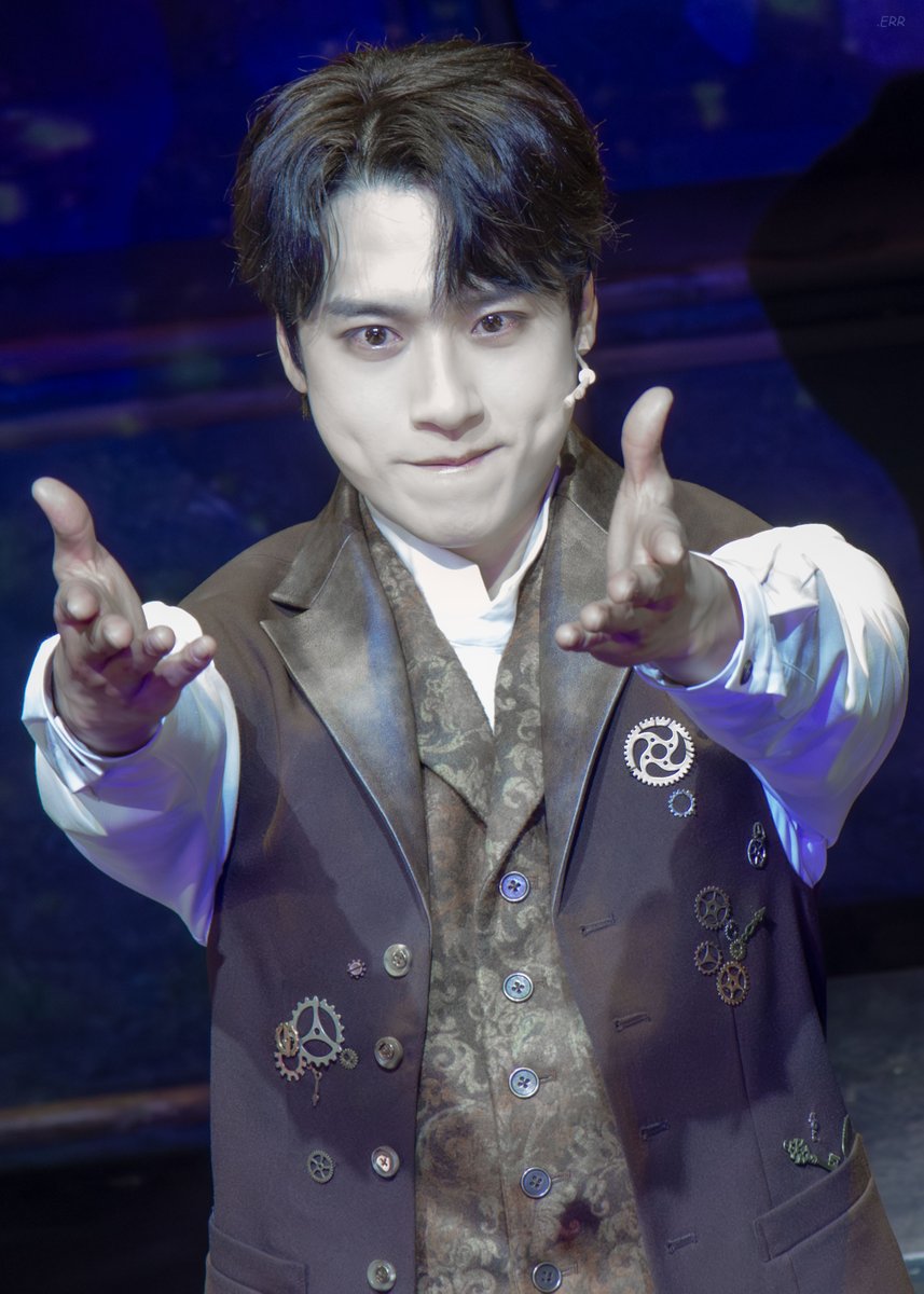 𝙀𝙍𝙍 tweet media