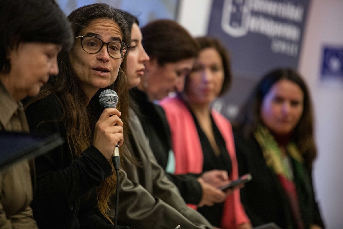 CIDCLUV's tweet photo. La Dra. Begoña Góngora Costa expuso en la Primera Jornada de la Semana de Vinculación con el Medio de la Universidad de Valparaíso, en el conversatorio “Vinculación universitaria en salud pública, educación y envejecimiento”. @uvalpochile 
https://t.co/8wCjXVzYZd https://t.co/T0ucmvDXVH