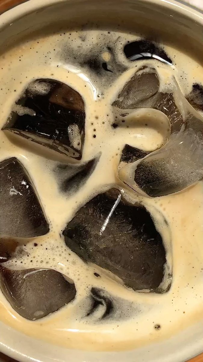 -Vení mi amor ya te preparo un buen fernet con coca y mucho hielo
ENVIAR*