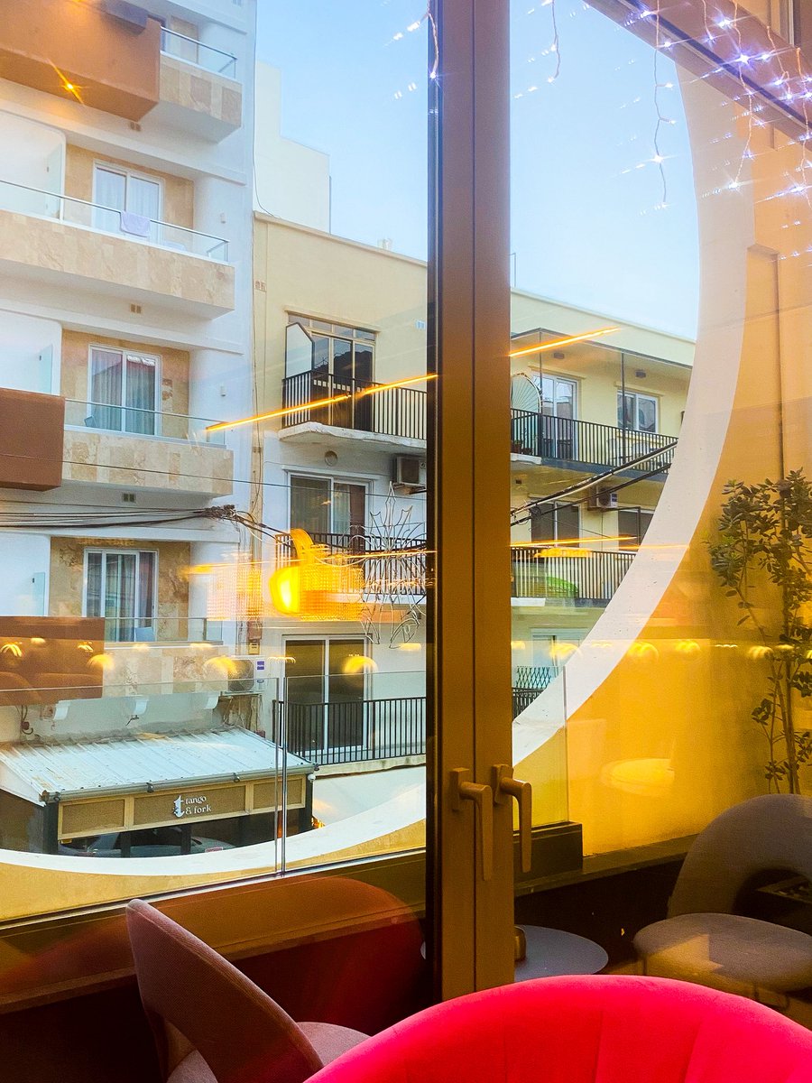 kloe_kaite's tweet image. •Finding hope in new horizons as the calendar turns. May 2026 be a year of bold steps, gentle beginnings, and the courage to follow where your heart leads. 🥂✨📍

#NYE2026 #BeautifulDestinations #throughthewindow #artistsonX