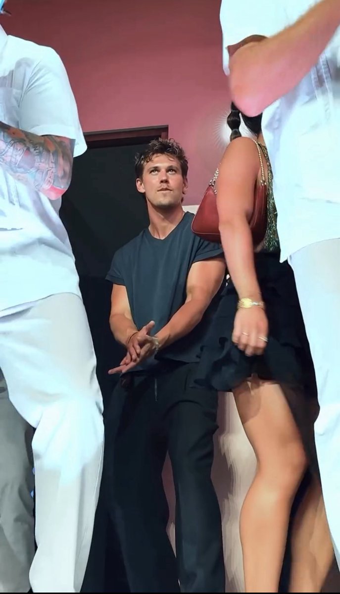 BBButler91's tweet image. OK Y'all... end of the year wrap up. What was your favorite Austin moment this year? Cannes, Caught Stealing press, Men's Health, Bad Bunny concert, or something else?