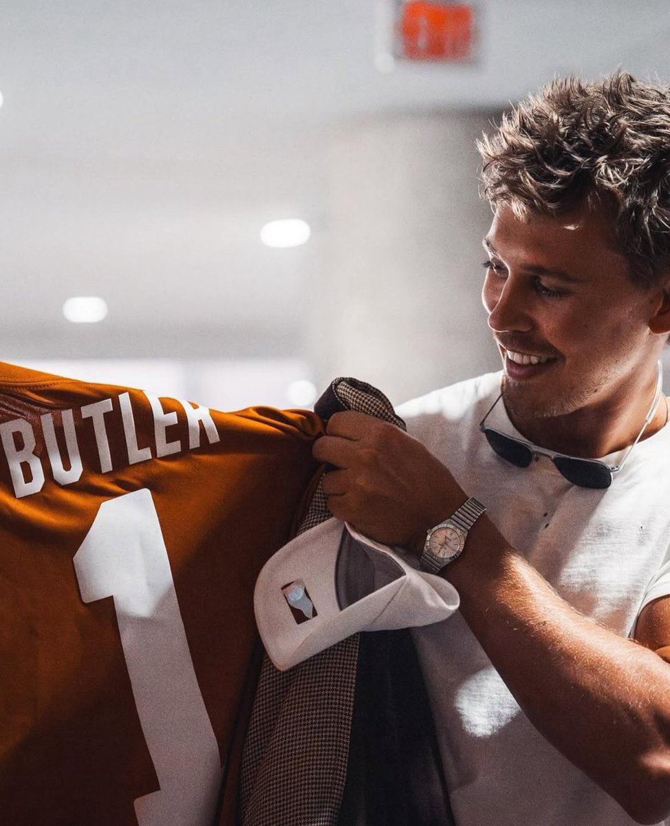 BBButler91's tweet image. OK Y'all... end of the year wrap up. What was your favorite Austin moment this year? Cannes, Caught Stealing press, Men's Health, Bad Bunny concert, or something else?