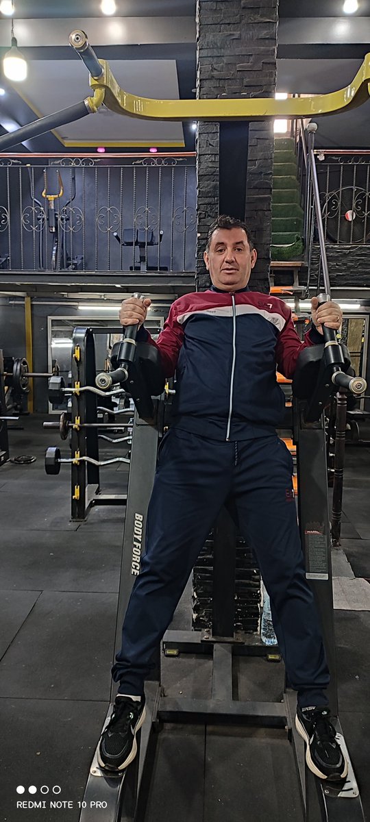 Baylache_'s tweet photo. #Instants_sportifs_positivité_motivations :
"La sueur d'aujourd'hui est le succès de demain!...".
#Salutations. https://t.co/2lMzbuEvqO