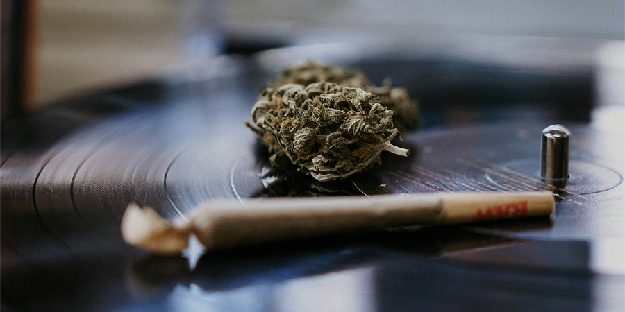 Funny, low-drama guide to celebrating New Year’s with cannabis, featuring dose-friendly party tips, cozy ideas, easy recipe inspiration, beginner safety rules, and what to avoid for a smoother night.
cannawayz.com/blog/products-…