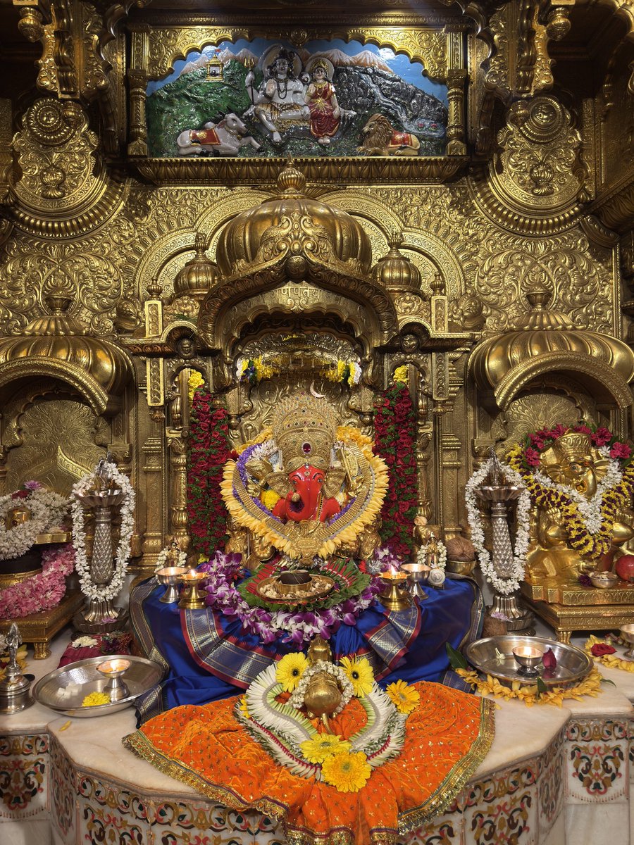 🙏 गणपती  बाप्पा मोरया 🌺मंगलमूर्ती मोरया 🙏३०/१२/२०२५
🙏Ganapati Bappa Moraya 🌺 Mangalmurti Moraya  🙏30/12/2025