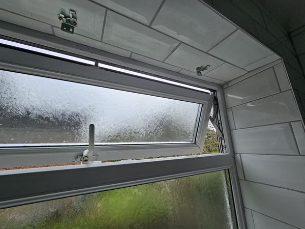 InterlockLocks's tweet photo. Broken or sticky Window hinges, handles or locking mechanisms?
No problem..... Call or text for a quote today! 07887 512272 https://t.co/OaUPGijrTD