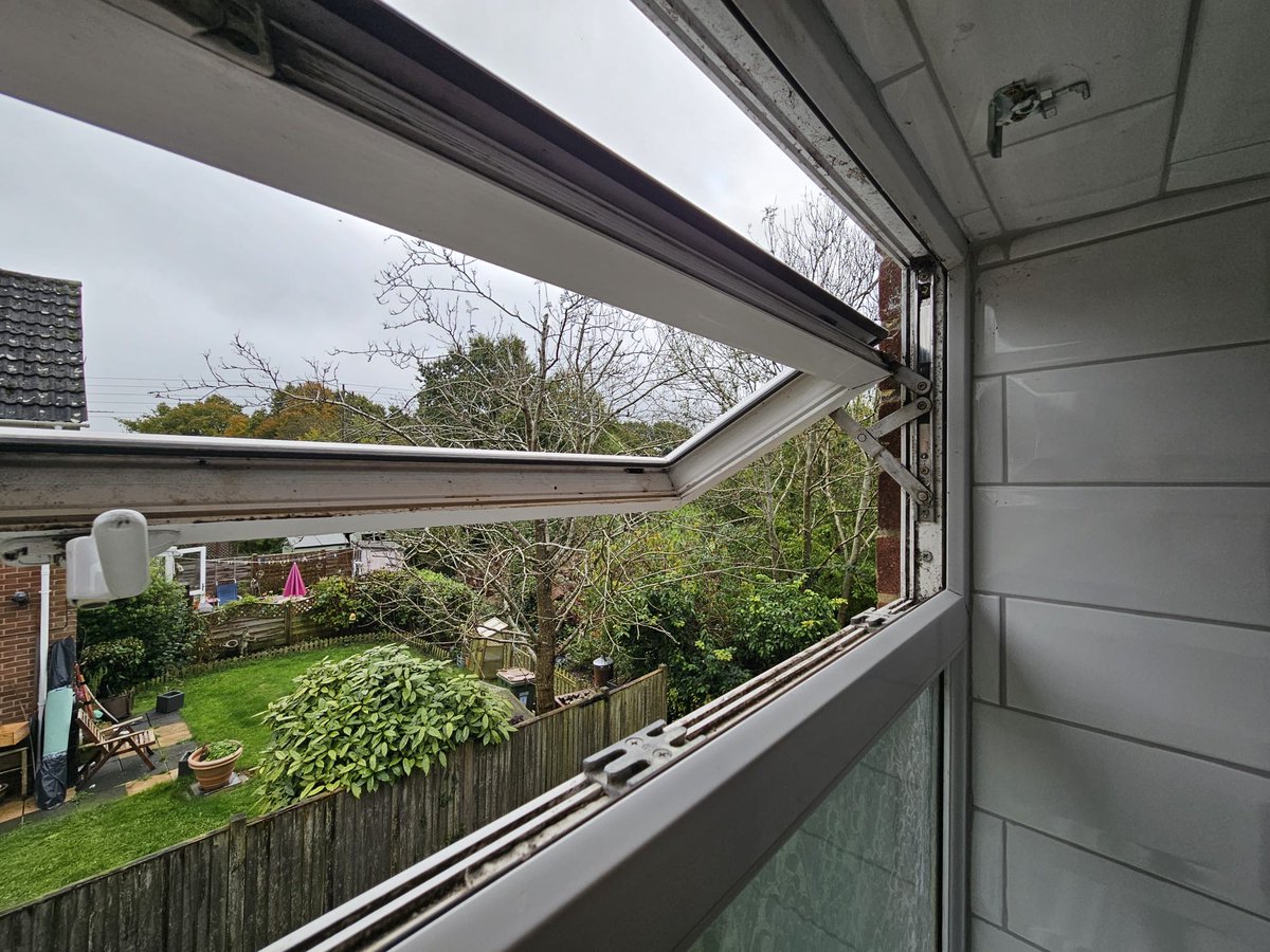 InterlockLocks's tweet photo. Broken or sticky Window hinges, handles or locking mechanisms?
No problem..... Call or text for a quote today! 07887 512272 https://t.co/OaUPGijrTD