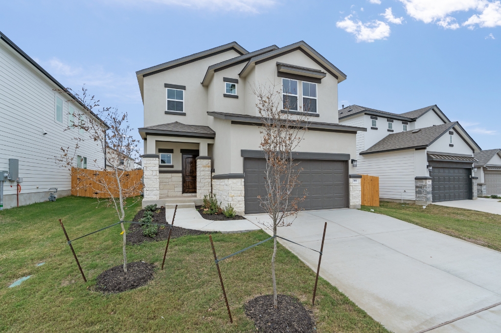 LiveMorningStar's tweet photo. Experience ultimate comfort at 340 Stellar Wind Drive by @SaratogaHomesTX! 🤩 This thoughtfully designed home boasts an open-concept first floor with a cozy owner's suite, plus an optional outdoor patio perfect for outdoor gatherings. https://t.co/qNAroPD4HC