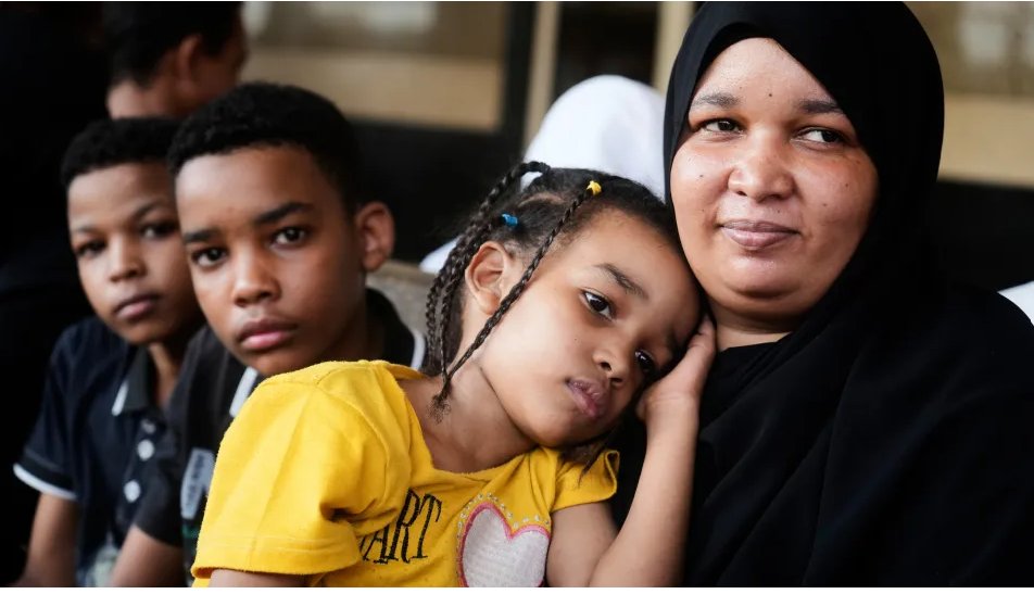 Local emergency response teams in Sudan are now the state — feeding families, evacuating neighbors, and keeping hope alive amid genocide. Let’s lift them up. 🤝🇸🇩 #StandWithSudan #Sudan #genocide.

loom.ly/rzYnrDU