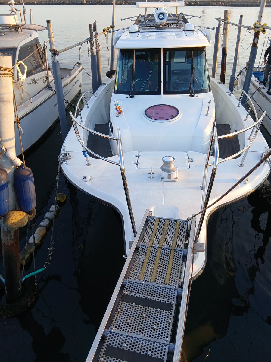 tripletsboat's tweet photo. 今年も多くの出会い
そして、別れ…

自分と関わってくださった全ての方に感謝です😂
今年もありがとうございました。
良いお年を

進行中ではありますが、作業納め
遊漁船のバウレール嵩上げ加工

https://t.co/K0jdMyqaPU https://t.co/nWp8c5NRgZ