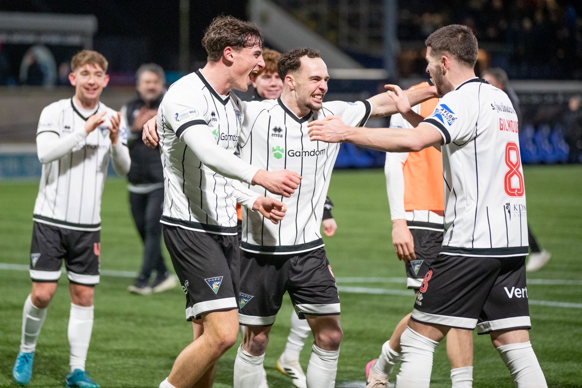 officialdafc's tweet photo. Saturday's skipper in the @spfl #TOTW 🏁

Well done Hammy 💪 https://t.co/VRiPIvUrmJ