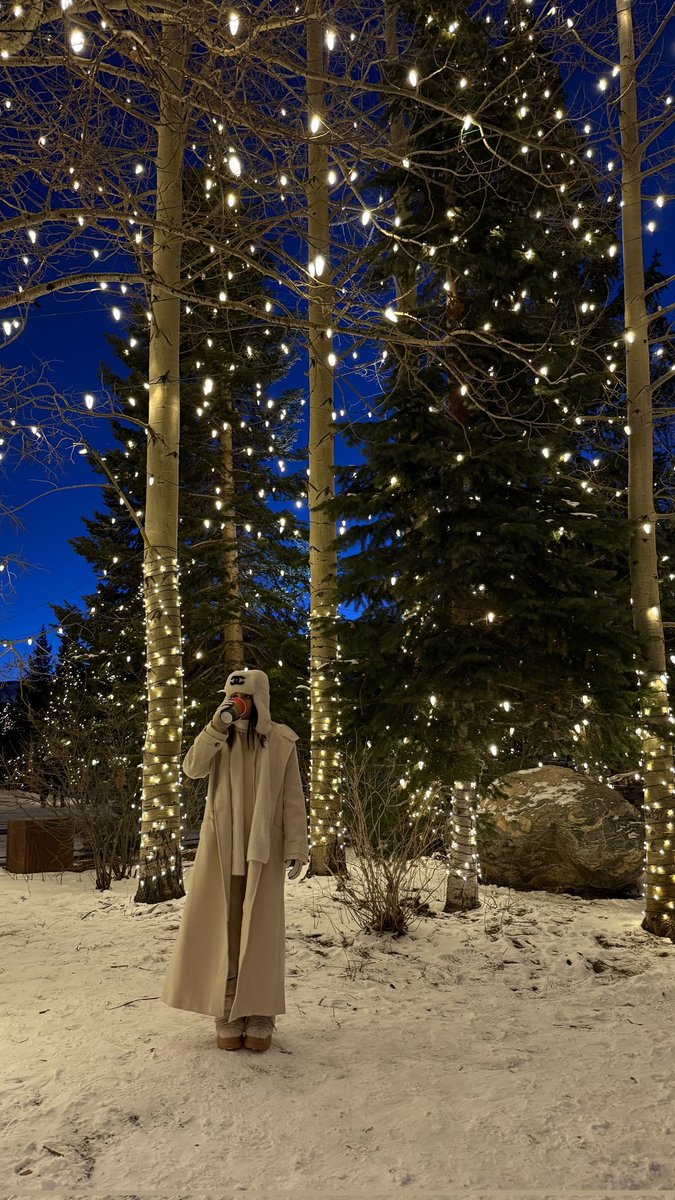 EmiMernesCol's tweet image. Emi historias de instagram 🤍 ❄️

#EmiliaMernes