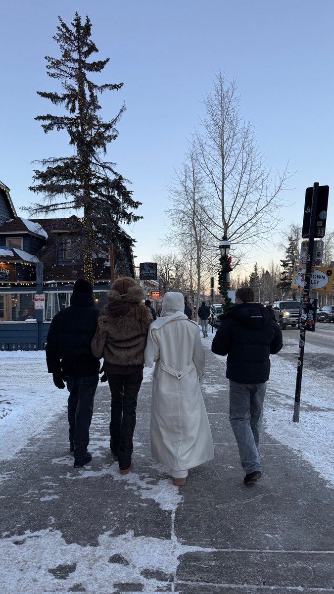 EmiMernesCol's tweet image. Emi historias de instagram 🤍 ❄️

#EmiliaMernes