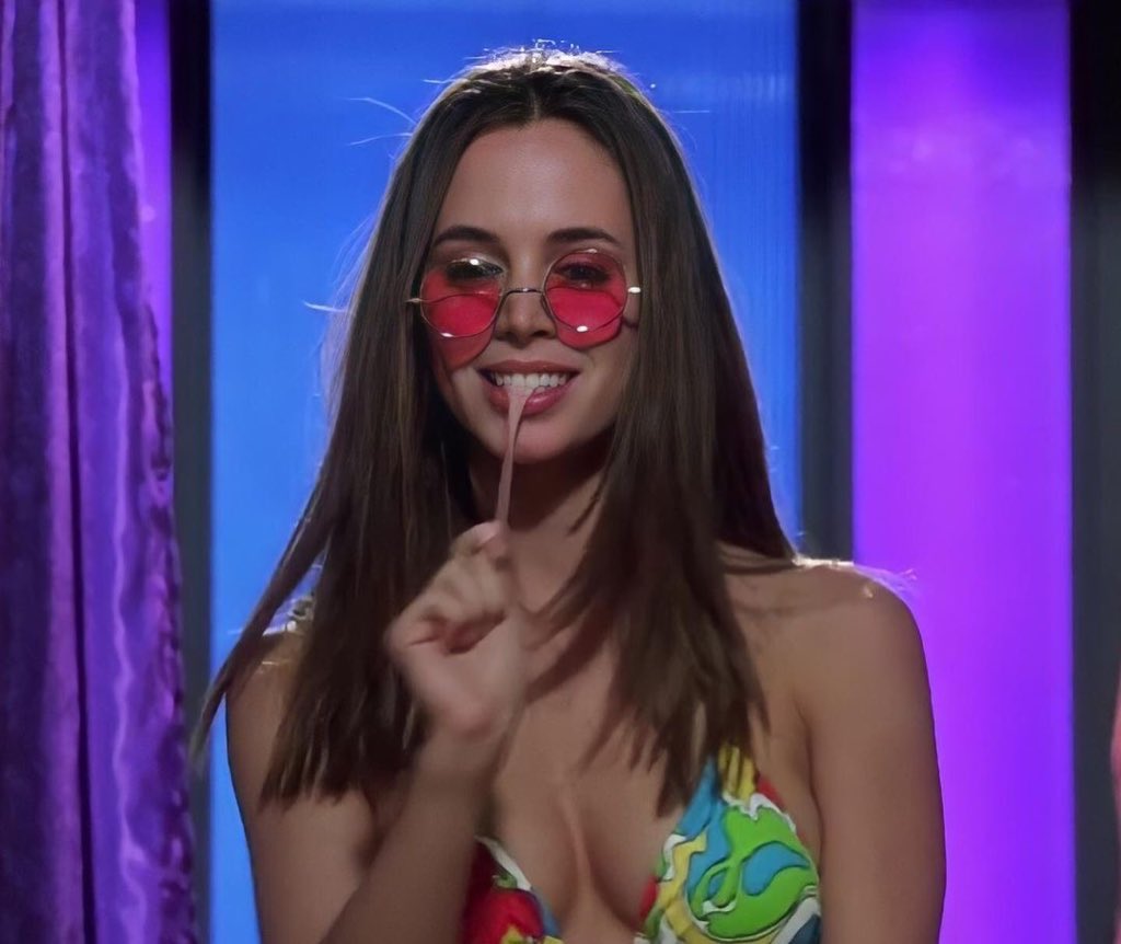 retrocvnty's tweet image. Happy birthday to the one and only Eliza Dushku!