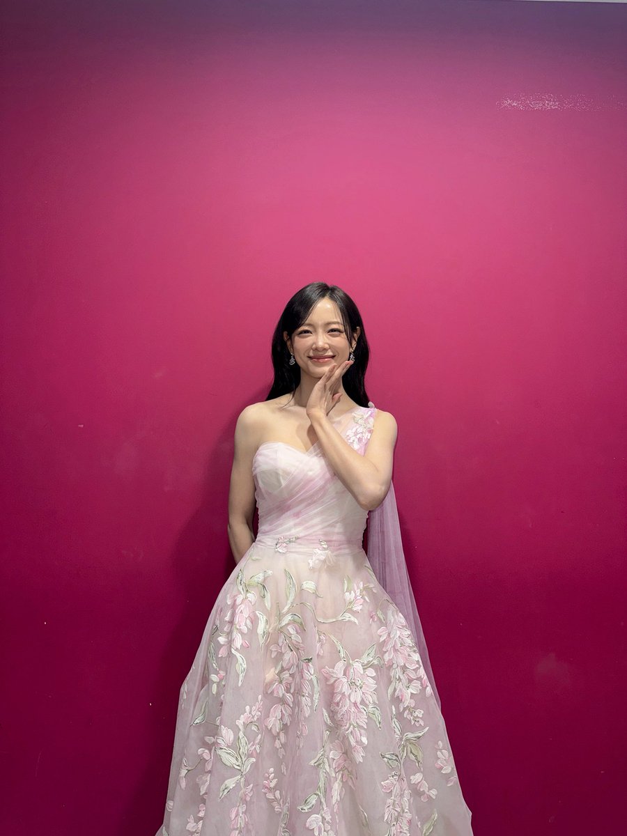 김세정 KIM SEJEONG tweet media