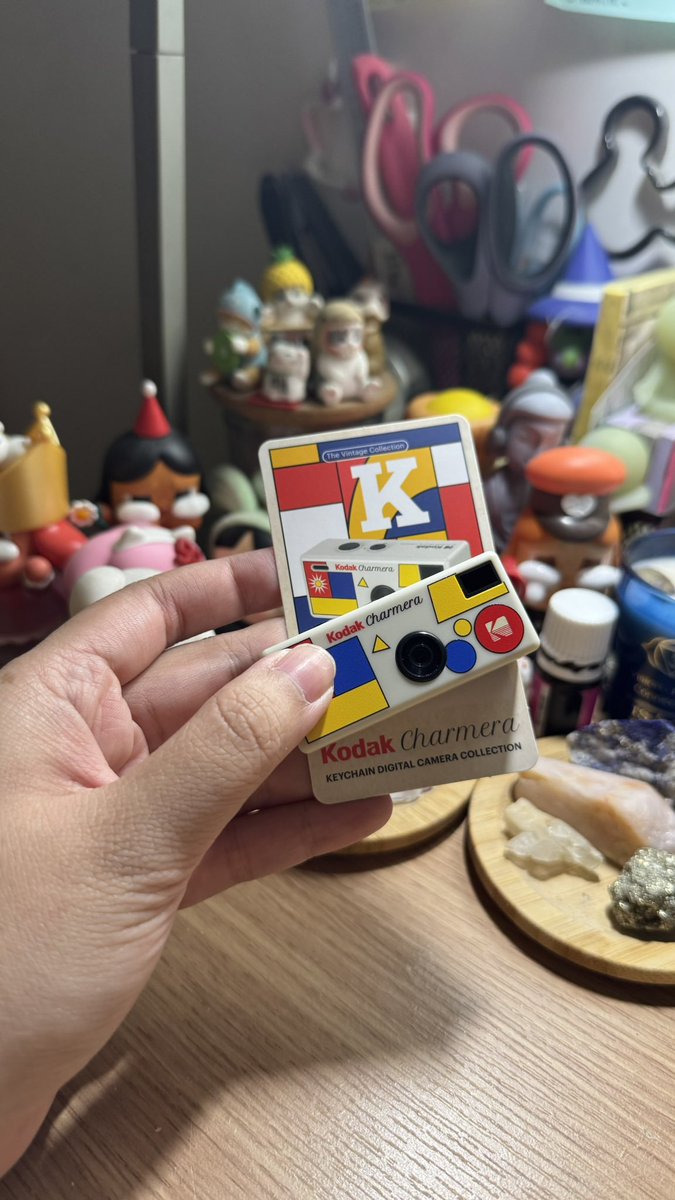 pinaya___'s tweet photo. Trinkets babe is backkk!! Wkwk blindbox with 7 designs, each charmera got 7 filters too😭🤘🏼 gemes bgt it works wonderfully (for me) on both of the photos and videos. https://t.co/f2uq5herNg