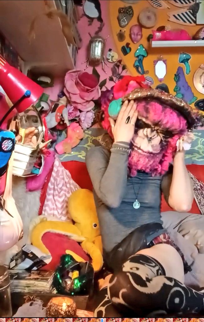 itty-o-tastic tweet media