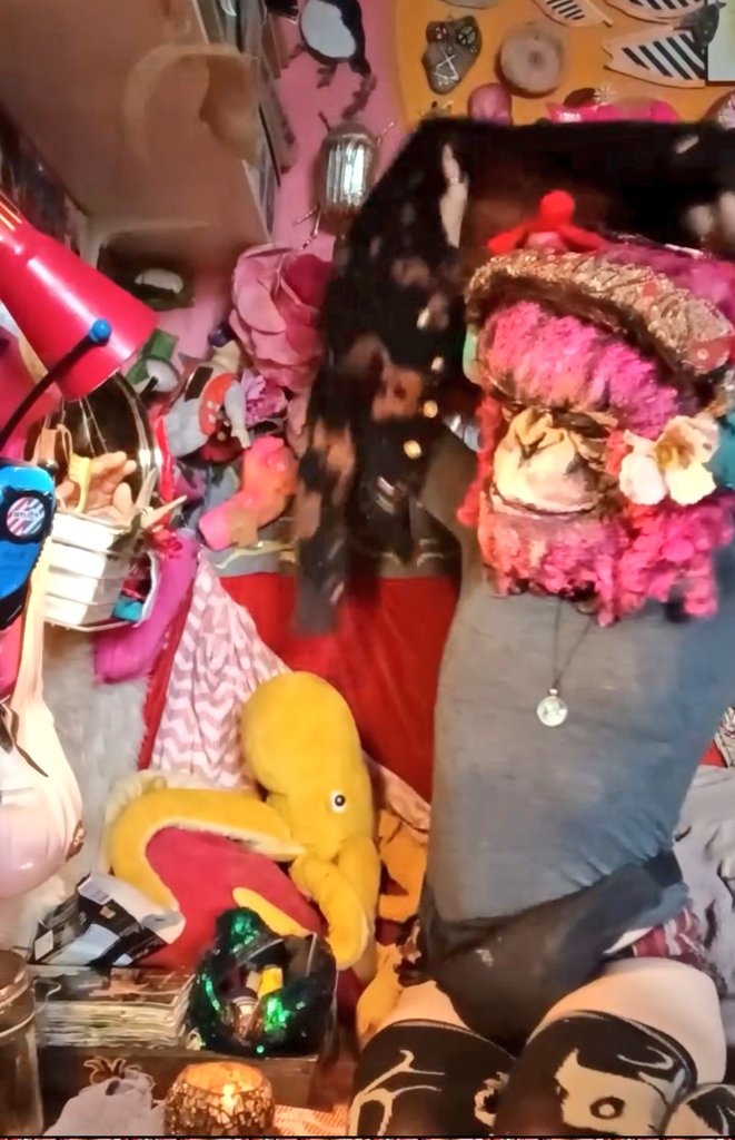 itty-o-tastic tweet media