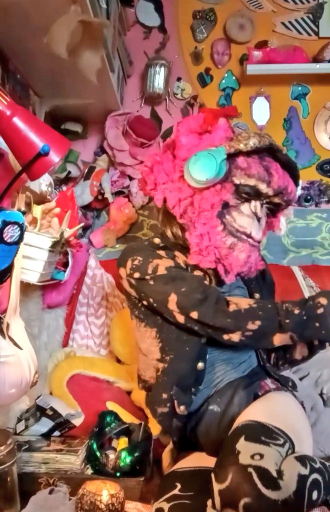 itty-o-tastic tweet media