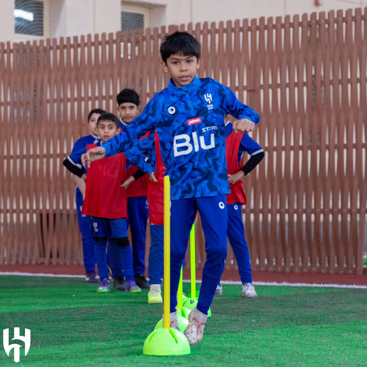 AlhilalAcademy's tweet photo. عمل متواصل من الزعماء 🤩⚽️
#أكاديمية_الهلال فرع "القيروان" 📍 https://t.co/48rtBCsdJF